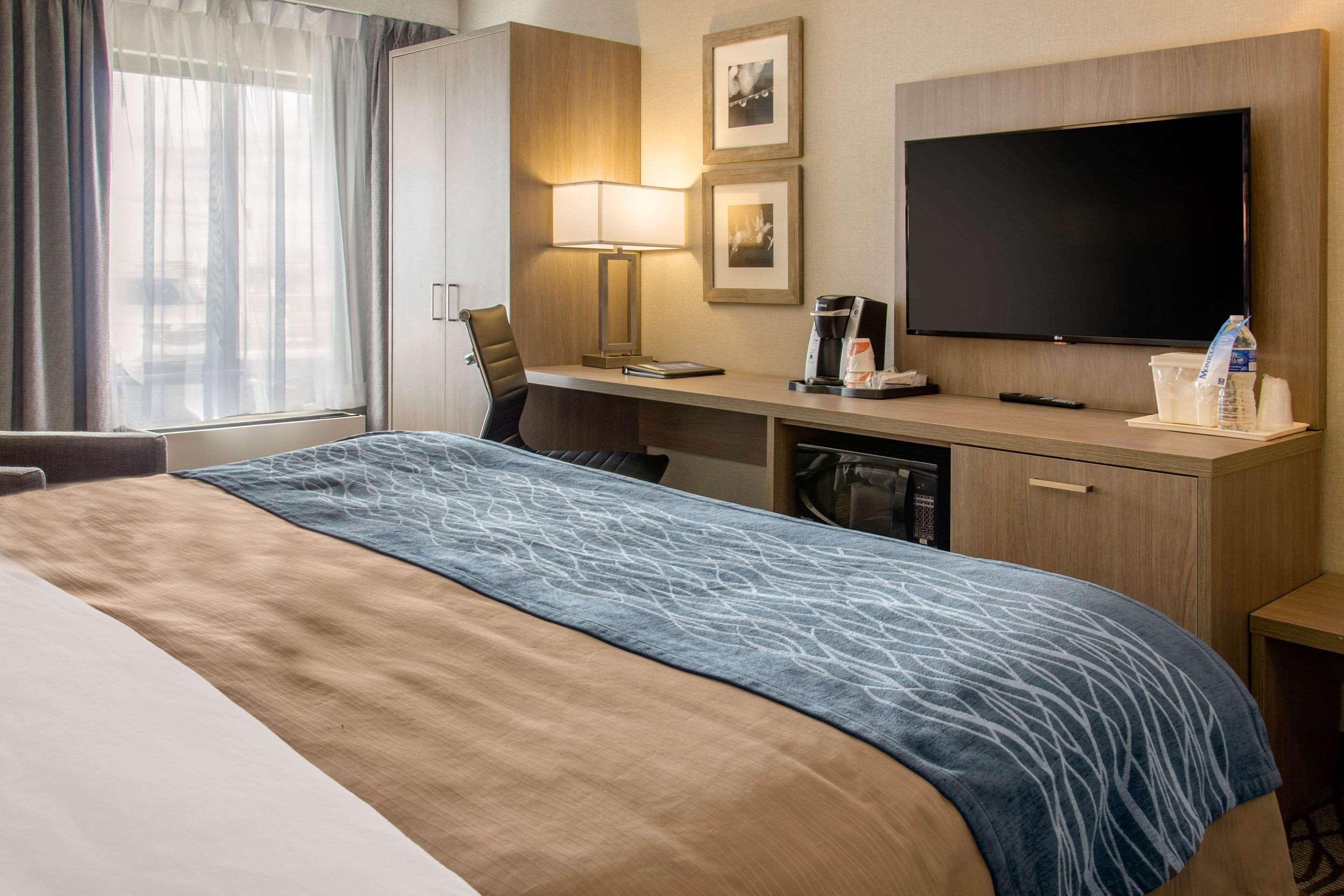 Comfort Inn Aeroport Dorval Eksteriør billede