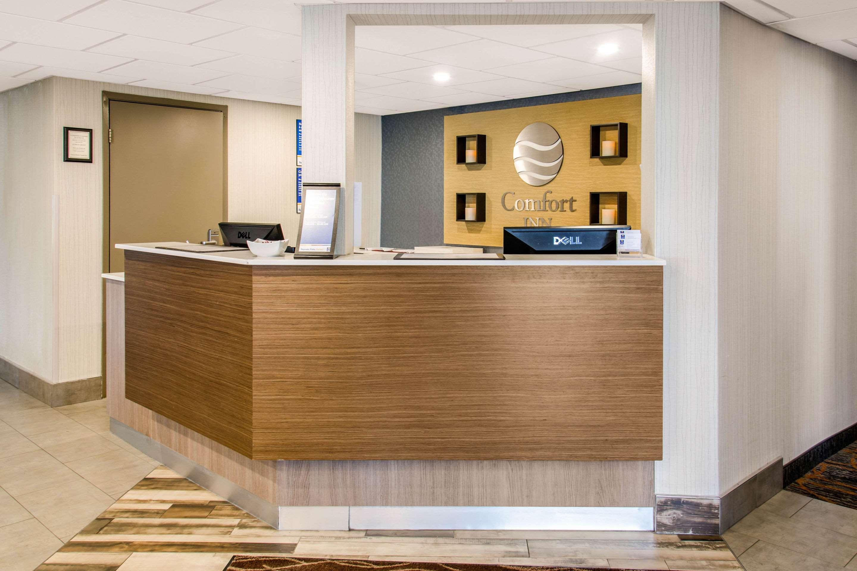 Comfort Inn Aeroport Dorval Eksteriør billede