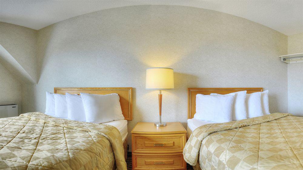 Comfort Inn Aeroport Dorval Eksteriør billede