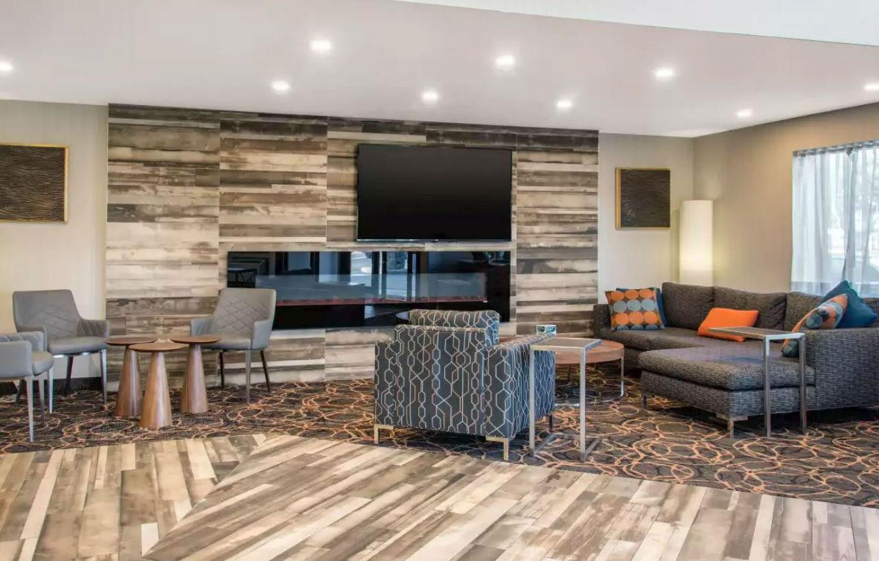 Comfort Inn Aeroport Dorval Eksteriør billede